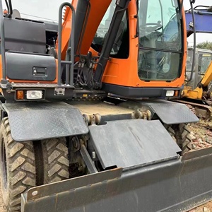 Excavatrice sur roues Doosan DX150WE-9C, couleur noire, équipement de construction, avec roulement Airman, godet de 1,15 m, moteur et engrenages - Product Image 2