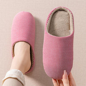 Chaussons d'hiver pour femmes et hommes, taille universelle, antidérapants, doux et chauds, chaussures d'intérieur pour l'hiver - Product Image 6