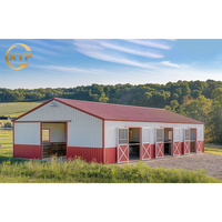 Installation rapide de bâtiments agricoles préfabriqués en structure métallique pour élevages de volailles, avec conception personnalisée
