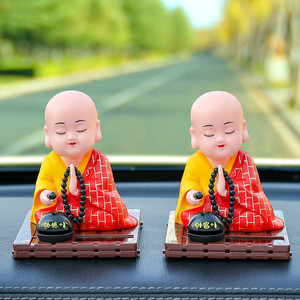 เครื่องประดับสำหรับรถยนต์รูปพระแบบโรบริคพลังงานแสงอาทิตย์ขนาดเล็กอุปกรณ์เสริมสำหรับรถยนต์ที่มีการเคาะลงบนปลาที่ทำจากไม้พระขนาดเล็ก - Product Image 4