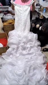 فستان زفاف جديد بتصميم أنيق ومكشكش فاخر ومثير بظهر مكشوف وذيل طويل متلألئ ولامع من الدانتيل المطرز بقصة حورية البحر - Product Image 5