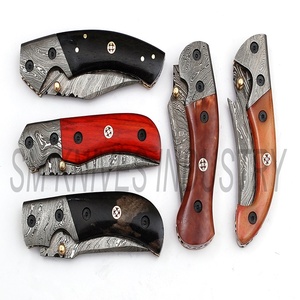 มีดพับเหล็กดามัสกัสทำมือแบบกำหนดเอง รุ่น Mix Lot 5 พร้อมด้ามไม้และปลอกหนัง (ตัวเลือก OEM Smk1235) - Product Image 5