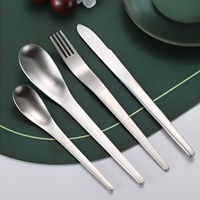 Ensemble de couverts en acier inoxydable 304 mat, couteau à steak, fourchette de table, cuillère à dessert, cuillère à thé pour la maison, la cuisine, la table