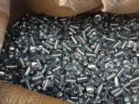 Rivet en acier semi-tubulaire à tête ovale moderne et durable pour la fixation de l'endlock sur les lames de porte à enroulement