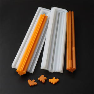 Moule en silicone pour savon en forme <span class=keywords><strong>de</strong></span> feuille <span class=keywords><strong>de</strong></span> tulipe, poisson rouge, abeilles, pour incrustations <span class=keywords><strong>de</strong></span> savon, fournitures pour la fabrication <span class=keywords><strong>de</strong></span> bougies en cire <span class=keywords><strong>de</strong></span> soja, motifs sapin <span class=keywords><strong>de</strong></span> Noël, flocon <span class=keywords><strong>de</strong></span> neige - Product Image 5