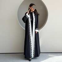 Abaya à manches longues avec bordure en dentelle, motif contrastant noir et blanc, broderie moelleuse, style kimono ouvert, Abayas musulmanes