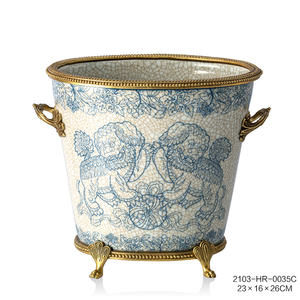 Luxe Antique Bleu Blanc Peinture Céramique Laiton Boîte À Mouchoirs <span class=keywords><strong>Distributeur</strong></span> De <span class=keywords><strong>Papier</strong></span> <span class=keywords><strong>Toilette</strong></span> Élégant Décoration De La Maison <span class=keywords><strong>Porcelaine</strong></span> De Table - Product Image 3