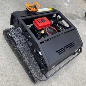 Tondeuse à gazon professionnelle autotractée à essence avec chenilles, moteur monocylindre 4 temps, lame rotative à éjection arrière - Product Image 3