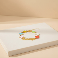 Bracelet à breloques en forme de coquille pour femme, personnalisable avec initiale, plaqué or 18 carats, en acier inoxydable, pour anniversaire, Qiuhan ODM/OEM