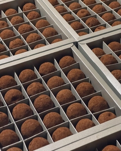 กล่องบรรจุภัณฑ์ช็อคโกแลตพร้อมริบบิ้นกล่องของขวัญดีไซน์แบบฝาปิดและฐานอาหาร - Product Image 4