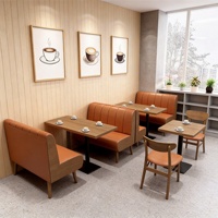 Ensemble de mobilier commercial de luxe moderne en bois et cuir pour restaurant, café, hôtel : canapé, banquette, siège de stand et chaise design