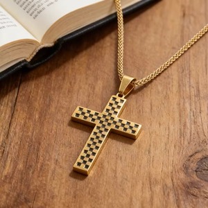Collier religieux en acier inoxydable avec pendentif croix, design grille unique, bijoux chrétiens gravés, bijoux de mode - Product Image 3