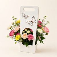 Sac en papier 3D décoré de papillons et de fleurs, idéal pour transporter les bouquets de mariage ou les fleurs lors de fêtes.