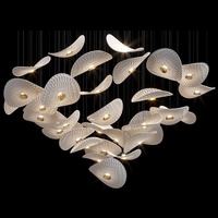 Lampes suspendues hautes contemporaines Lustre en céramique blanche Lumière Art créatif Flocon avec lustre doré pour projet de maison Hôtel