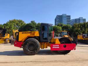 Rodillo Vibratorio de un Solo Tambor Dynapac CA301D de 12 Toneladas, Eficiente para Trabajos Viales, Certificado por la CE y la EPA para la Construcción de Carreteras - Product Image 1