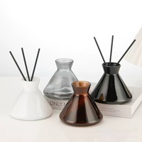Rond 200ml vide voiture parfum roseau diffuseur bouteille en verre gris ambre noir verre conique bouteille Con Bastoncini Di Vetro