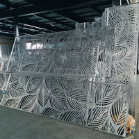 Écran de séparation en aluminium perforé découpé au laser, motif personnalisé, design moderne, revêtement poudré, pour la décoration de hall d'entrée