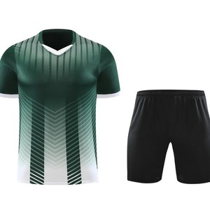 Tissu colorant et vêtements d'entraînement imprimés par sublimation hommes femmes vêtements de football à manches courtes personnalisés fabriqués à la source - Product Image 4