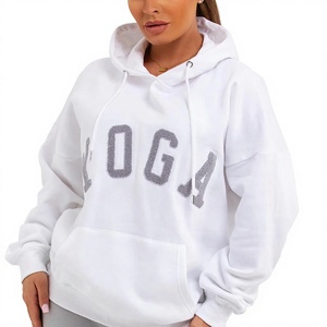 Sweat-shirt à capuche oversize blanc pour femme, style streetwear, logo imprimé floqué sur le devant, coton, manches régulières - Product Image 1
