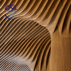 Panneau de <span class=keywords><strong>plafond</strong></span> suspendu en aluminium à lames métalliques en forme d'arc moderne <span class=keywords><strong>pour</strong></span> bureau, magasin, restaurant, <span class=keywords><strong>faux</strong></span> <span class=keywords><strong>plafond</strong></span> - Product Image 2