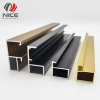 Profils en aluminium anodisé sur mesure série 6000, cadre de porte de cuisine série 6000, découpe décorative en aluminium