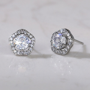 Romantic Heart Crystal Stud Earrings Claw Set Wedding Jewelry for Women - Product Image 5