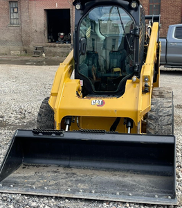 Cargadora hidráulica usada CAT 262D3, con pocas horas de trabajo, en buen estado, para construcción y agricultura, a precio económico. - Product Image 3