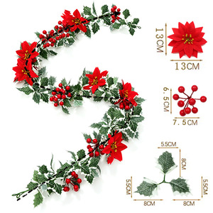 Guirlande de Noël artificielle avec baies rouges et poinsettias pour décorations de rampes d'escalier - Product Image 4