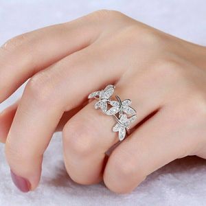 Elegante Anello con Libellula e Farfalla, Gioiello Floreale alla Moda per Uso Quotidiano Femminile - Product Image 2