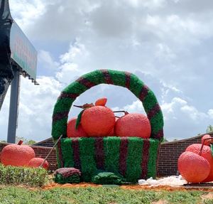 Fabricant personnalisé en fibre de verre décoration intérieure et extérieure grand animal de dessin animé FRP sculpture de lapin - Product Image 2