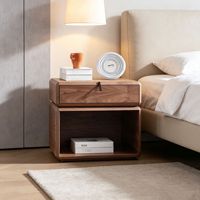Nakas Minimalis Italia dari Kayu Solid Walnut, Kabinet Samping Tempat Tidur Putar Modern, Kabinet Penyimpanan Kamar Tidur