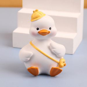 Figuras Personalizadas de Resina, Adornos Creativos para el Hogar y el Automóvil, Lindas Figuras Coleccionables de Pato Amarillo <span class=keywords><strong>MOMO</strong></span>, Estatuas de Animales - Product Image 6
