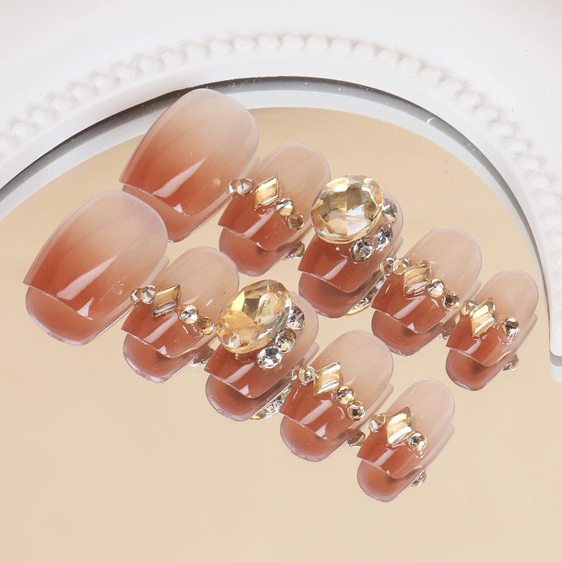 1552 clous à la main M taille 10 pièces boîte