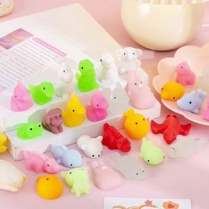 Jouets extensibles en TPR souple, mini animaux mochi kawaii aléatoires, cadeaux d'anniversaire pour enfants, pour capsules transparentes de 32 mm, distributeur automatique - Product Image 6
