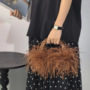 Borsa da Sera Elegante per Donna in Tessuto Intrecciato Personalizzato, Marrone con Piume e Perline, Fatta a Mano 2026 - Product Image 3