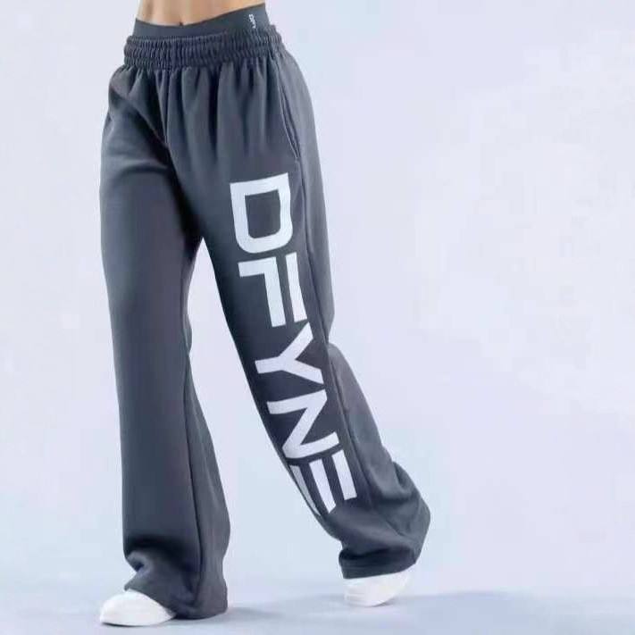 สีเทาเข้ม