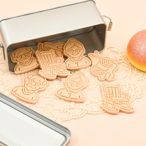 Cortadores de Galletas 3D de <span class=keywords><strong>la</strong></span> Serie <span class=keywords><strong>Vida</strong></span> Posterior, Diseño de Abuela en Silla Mecedora de Dibujos Animados, Moldes para Galletas Personalizados, Ecológicos y de Plástico - Product Image 4