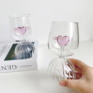 Forma di <span class=keywords><strong>vetro</strong></span> a forma di cuore creativo personalizzato forma di fiore all'interno di rosa rossa 3D cuore bicchieri di vino tazza con ala per matrimonio da tavolo regalo - Product Image 5