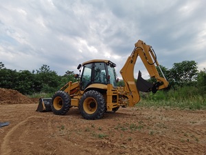 Mini Escavadora Retroescavadeira Terex 388 de Pequeno Porte com Joystick, CE EPA Euro5, 4X4, 8t, Preço Acessível à Venda - Product Image 2