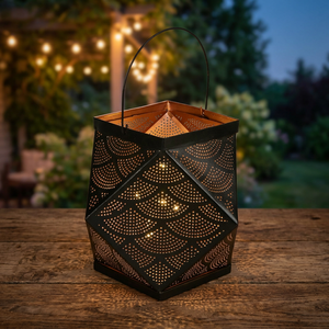 Portavelas de Metal con Forma de Hexágono Geométrico Negro, con Asa Portátil y Recortes Perforados, para Decoración del Hogar - Product Image 1