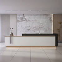 Bureau d'accueil moderne en bois massif de luxe avec logo personnalisé pour hôpital, école, supermarché, hôtel et immeuble de bureaux