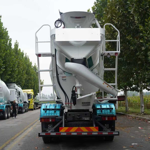 Hoge kwaliteit Sinotruk 6X4 8x4 volumetrische 10m3 betonmixer HOWO N5 cementmixertruck - Product Image 6