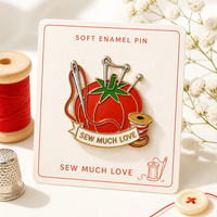 Fabricant chinois de broches en métal personnalisées, broches de revers en émail à motif de dessin animé mignon (tomate), vente en gros pour vêtements