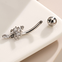 Toposh ASTM F136 Barbell de nombril en titane avec breloque Fleur de Lys en zircon cubique, bijou de piercing tendance