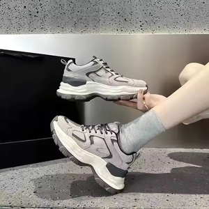 Baskets à lacets pour femme de style coréen, semelle intérieure en maille d'été, recommandées sur <span class=keywords><strong>TikTok</strong></span>, couleur unie, tendance mode à enfiler pour la marche - Product Image 2