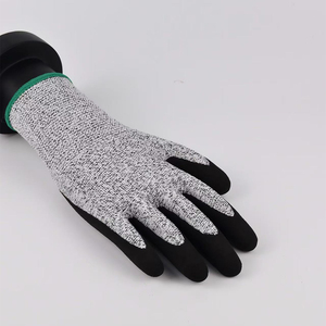 कस्टम लोगो 13-गेज कट प्रतिरोधी दस्ताने स्तर 5 सुरक्षा और तेल प्रतिरोधी रेतीला कोटिंग के साथ - Product Image 5
