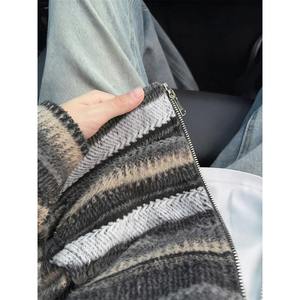 Sudadera con Capucha a Rayas Retro Americana para Hombre, Otoño, Informal, Holgada, de Punto, con Cierre Frontal y Mangas Acampanadas - Product Image 4