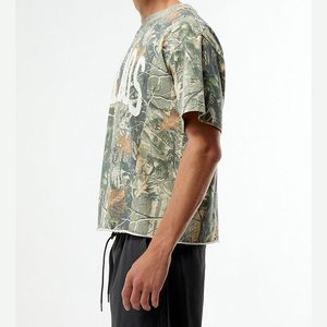 Футболка оверсайз из мягкого чесаного хлопка с эффектом выцветания, с заниженной линией плеча, с цифровым принтом Realtree Camo - Product Image 4
