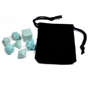Lot de 7 pierres précieuses naturelles de géométrie en amazonite avec pochette en velours Articles métaphysiques de guérison acheter - Product Image 1