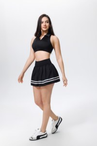 Completo Sportivo 2 Pezzi: Top Corto con Colletto e Gonna Plissettata a Vita Alta, Senza Maniche, Nero Tinta Unita, per Yoga e Tennis - Product Image 6